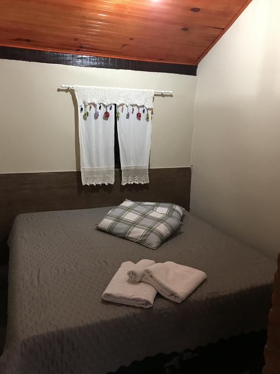 Hôtel Camping Do Noel - Chales à São Tomé das Letras Extérieur photo