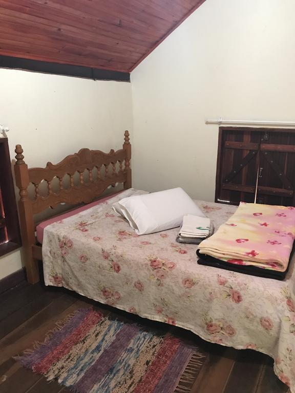 Hôtel Camping Do Noel - Chales à São Tomé das Letras Extérieur photo